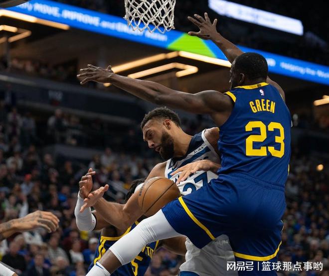 包含明尼苏达森林狼赛后回应争议，志在西甲名次提升，更衣室稳定，临场指挥获称赞的词条